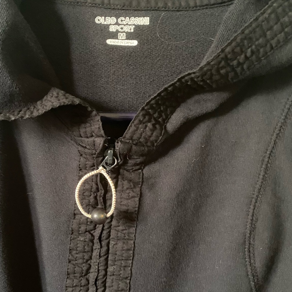 Oleg Cassini Black Sleeveless Hoodie - Picture 7 of 8